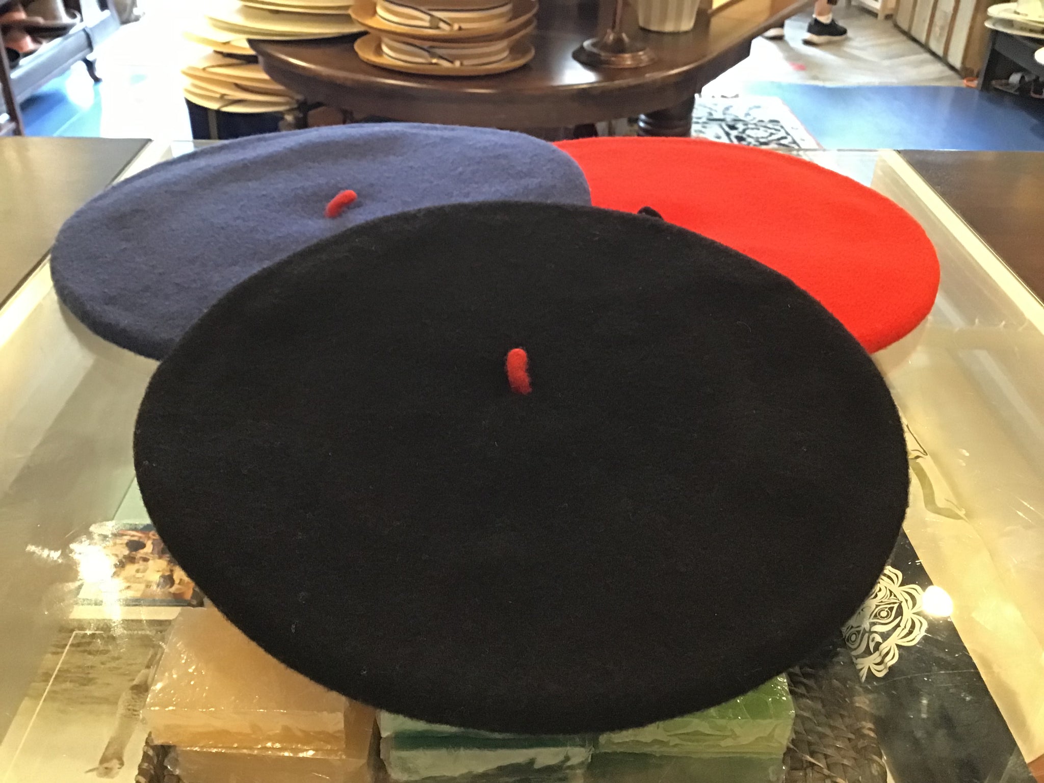 Le Beret Francais PREMIUM beret -Unisex with pouch – Mickle Macks